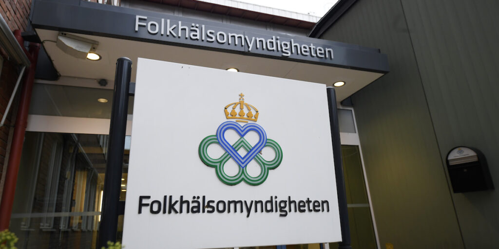 Entrén till Folkhälsomyndigheten i Solna, Stockholm.