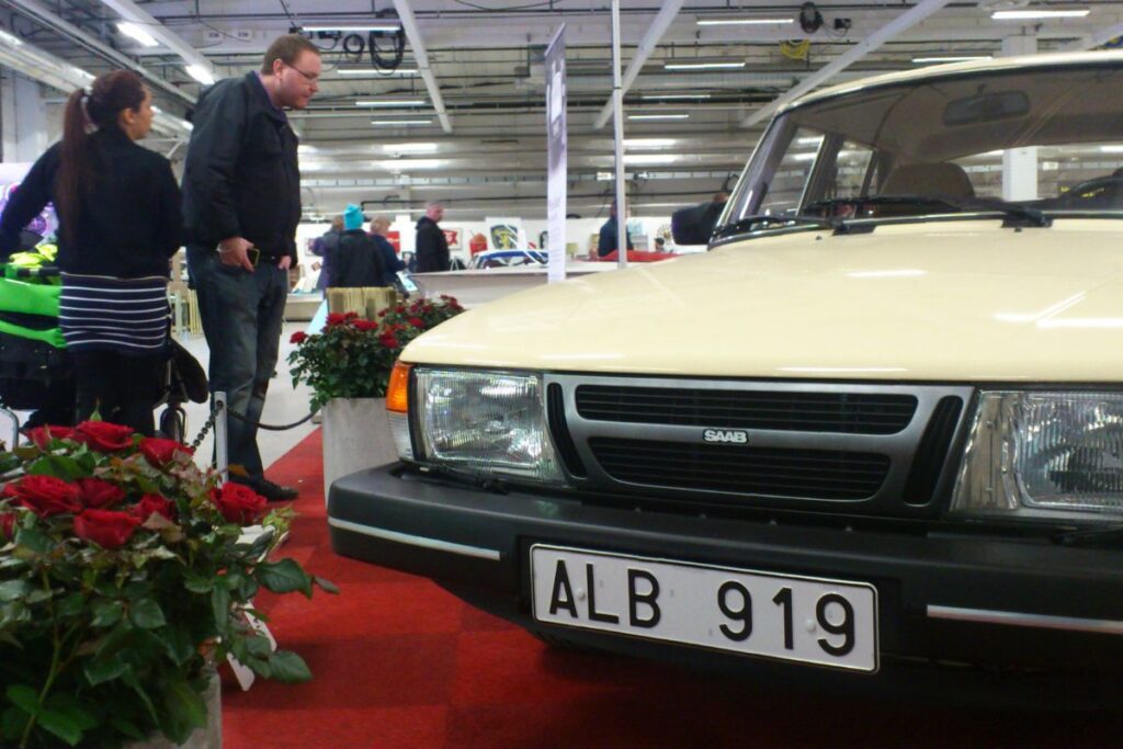 Saab 900
